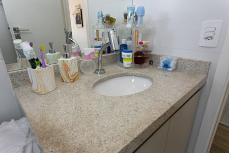Apartamento à venda com 73m², 3 quartos e 1 vaga Apartamento à venda com 73m², 3 quartos e 1 vagaBanheiro da Suíte