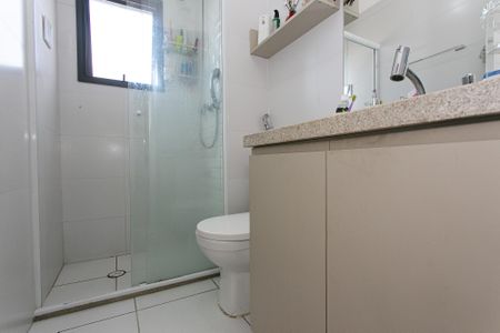 Apartamento à venda com 73m², 3 quartos e 1 vaga Apartamento à venda com 73m², 3 quartos e 1 vagaBanheiro da Suíte
