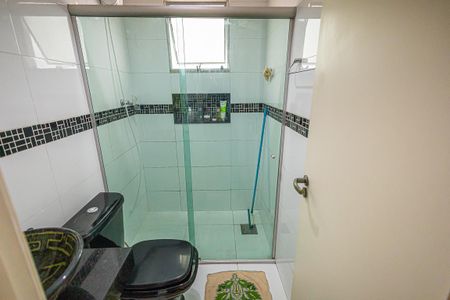 Casa à venda com 240m², 3 quartos e 3 vagasBanheiro 2