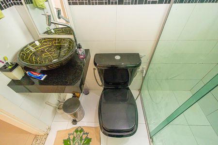 Casa à venda com 240m², 3 quartos e 3 vagasBanheiro 2