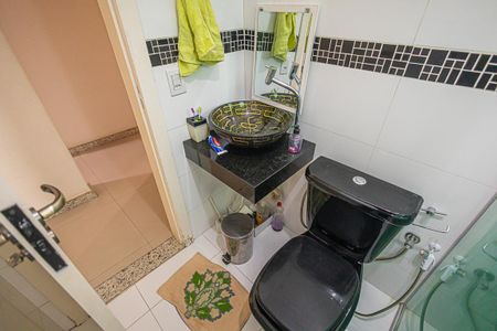 Casa à venda com 240m², 3 quartos e 3 vagasBanheiro 2