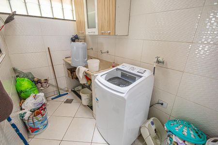 Casa à venda com 240m², 3 quartos e 3 vagasÁrea de Serviço