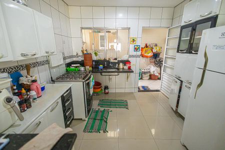 Casa à venda com 240m², 3 quartos e 3 vagasCozinha