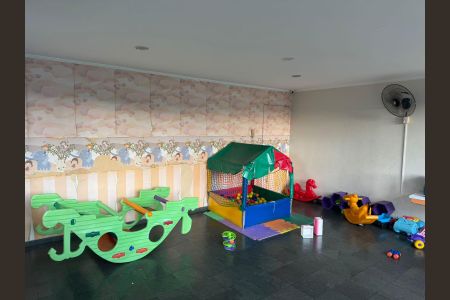 Apartamento à venda com 74m², 3 quartos e 2 vagasÁrea Comum - Playground