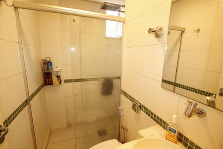 Apartamento à venda com 105m², 3 quartos e 1 vagaBanheiro Social 2