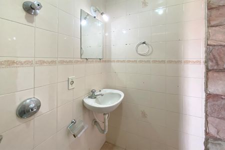 Casa para alugar com 382m², 4 quartos e 4 vagasEdícula - Banheiro