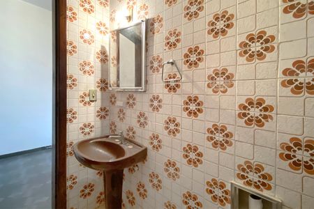 Casa para alugar com 382m², 4 quartos e 4 vagasBanheiro