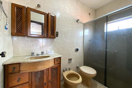 Casa para alugar com 382m², 4 quartos e 4 vagasBanheiro da Suíte 1