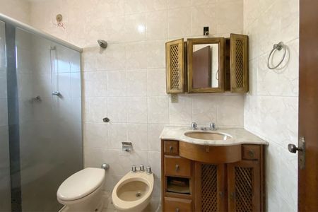 Casa para alugar com 382m², 4 quartos e 4 vagasBanheiro da Suíte 2