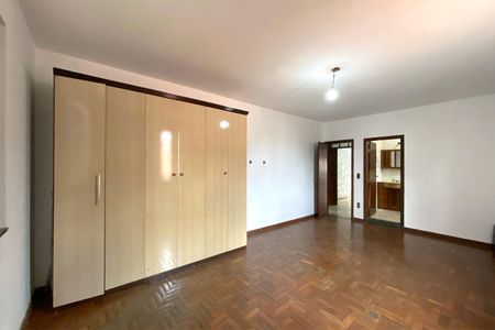 Casa para alugar com 382m², 4 quartos e 4 vagasSuite 1