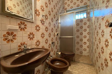 Casa para alugar com 382m², 4 quartos e 4 vagasBanheiro