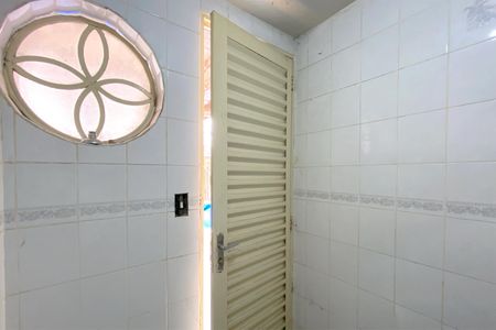 Casa para alugar com 382m², 4 quartos e 4 vagasBanheiro de serviço