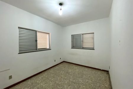 Casa para alugar com 382m², 4 quartos e 4 vagasQuarto 