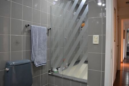 Apartamento à venda com 154m², 4 quartos e 2 vagasBanheiro da suíte