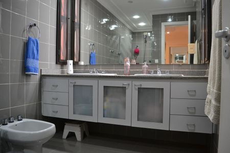 Apartamento à venda com 154m², 4 quartos e 2 vagasBanheiro