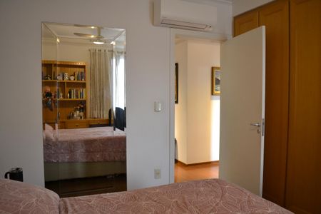 Apartamento à venda com 154m², 4 quartos e 2 vagasQuarto 2