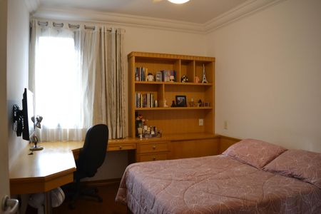 Apartamento à venda com 154m², 4 quartos e 2 vagasQuarto 2