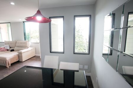 Casa de condomínio à venda com 450m², 3 quartos e 2 vagasSala