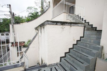 Casa de condomínio à venda com 450m², 3 quartos e 2 vagasEscada Externa