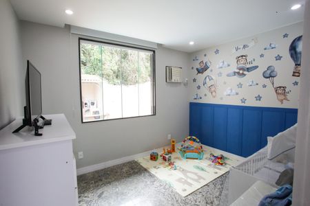 Casa de condomínio à venda com 450m², 3 quartos e 2 vagasQuarto 1