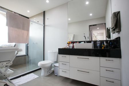 Casa de condomínio à venda com 450m², 3 quartos e 2 vagasBanheiro da Suíte