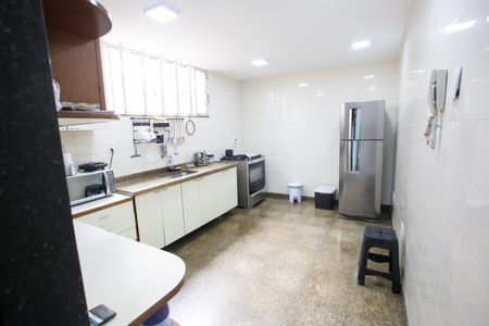 Casa de condomínio à venda com 450m², 3 quartos e 2 vagasCozinha