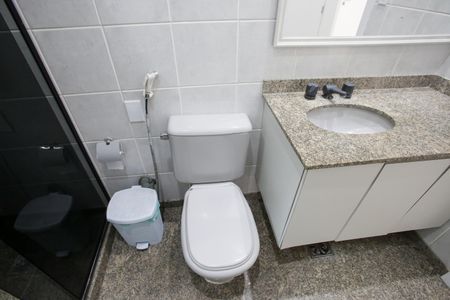 Casa de condomínio à venda com 450m², 3 quartos e 2 vagasBanheiro Social