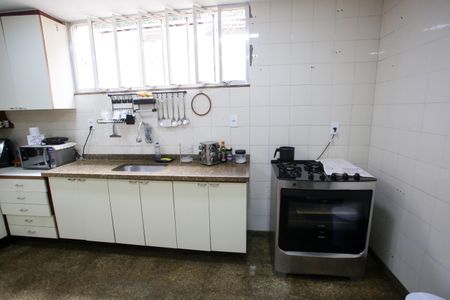 Casa de condomínio à venda com 450m², 3 quartos e 2 vagasCozinha