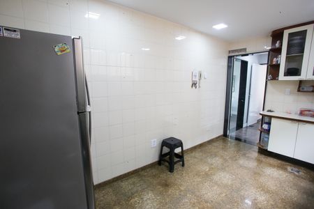 Casa de condomínio à venda com 450m², 3 quartos e 2 vagasCozinha