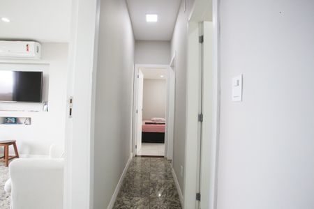 Casa de condomínio à venda com 450m², 3 quartos e 2 vagasCorredor