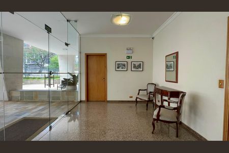 Apartamento para alugar com 129m², 2 quartos e 1 vaga Apartamento para alugar com 129m², 2 quartos e 1 vagaHall de entrada