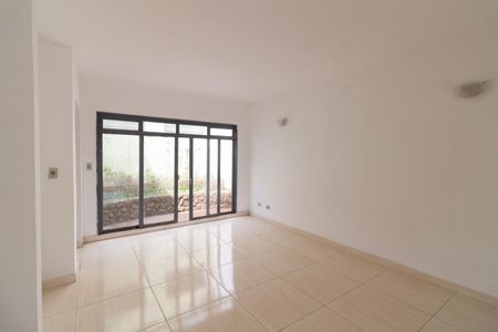 Casa à venda com 196m², 3 quartos e 4 vagasSala
