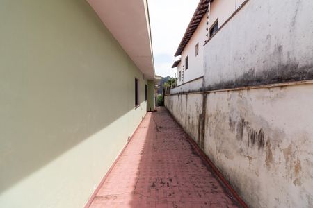 Corredor de casa à venda com 3 quartos, 196m² em Jardim Jussara, São Paulo