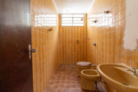 Casa à venda com 196m², 3 quartos e 4 vagasBanheiro da Suíte