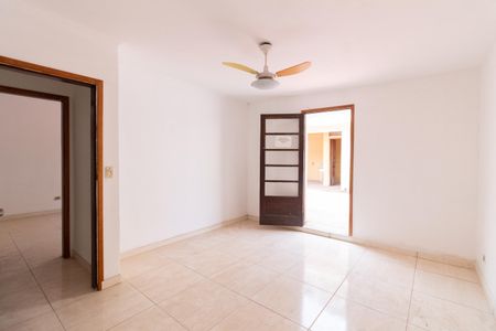 Casa à venda com 196m², 3 quartos e 4 vagasSuíte