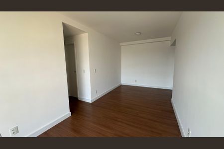 Sala de apartamento para alugar com 3 quartos, 71m² em Jardim Tupanci, Barueri