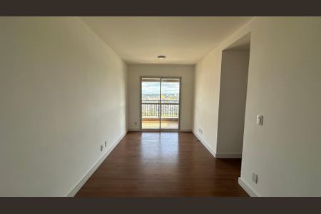 Sala de apartamento para alugar com 3 quartos, 71m² em Jardim Tupanci, Barueri