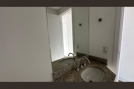 Apartamento para alugar com 71m², 3 quartos e 1 vaga Apartamento para alugar com 71m², 3 quartos e 1 vagaBanheiro