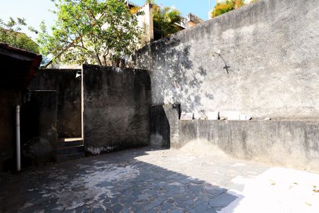 Garagem de casa para alugar com 1 quarto, 30m² em Bom Jesus, Belo Horizonte