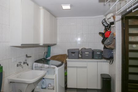 Casa à venda com 120m², 3 quartos e 1 vagaÁrea de Serviço e Churrasqueira