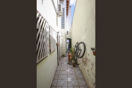 Casa à venda com 120m², 3 quartos e 1 vagaÁrea de Serviço e Churrasqueira