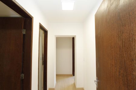 Corredor de apartamento à venda com 3 quartos, 120m² em Prado, Belo Horizonte