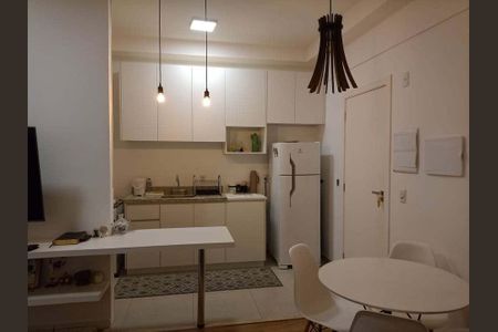 Cozinha de apartamento para alugar com 1 quarto, 44m² em Granja Viana, Cotia