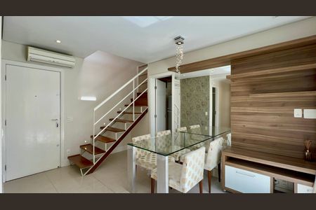 Apartamento para alugar com 97m², 2 quartos e 1 vaga Apartamento para alugar com 97m², 2 quartos e 1 vagaSala