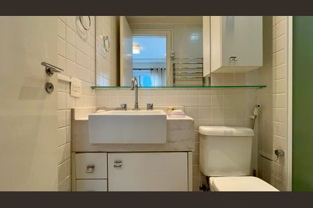 Apartamento para alugar com 97m², 2 quartos e 1 vaga Apartamento para alugar com 97m², 2 quartos e 1 vagaBanheiro da Suíte