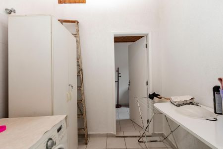 Casa à venda com 150m², 3 quartos e 2 vagas Casa à venda com 150m², 3 quartos e 2 vagasLavanderia