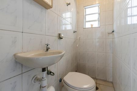 Casa à venda com 150m², 3 quartos e 2 vagas Casa à venda com 150m², 3 quartos e 2 vagasBanheiro de Serviço