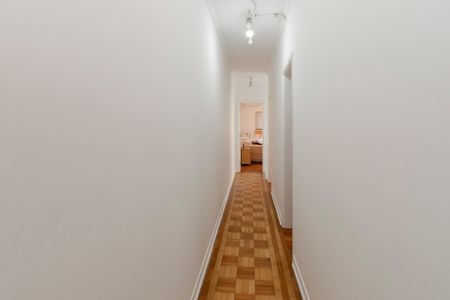 Casa à venda com 150m², 3 quartos e 2 vagas Casa à venda com 150m², 3 quartos e 2 vagasCorredor