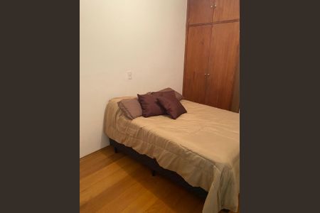 Quarto de apartamento para alugar com 2 quartos, 54m² em Centro, Campinas