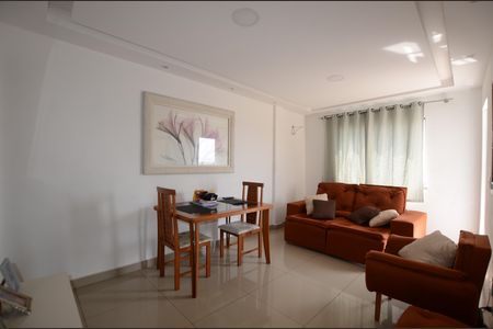 Apartamento para alugar com 61m², 2 quartos e 1 vagaSala